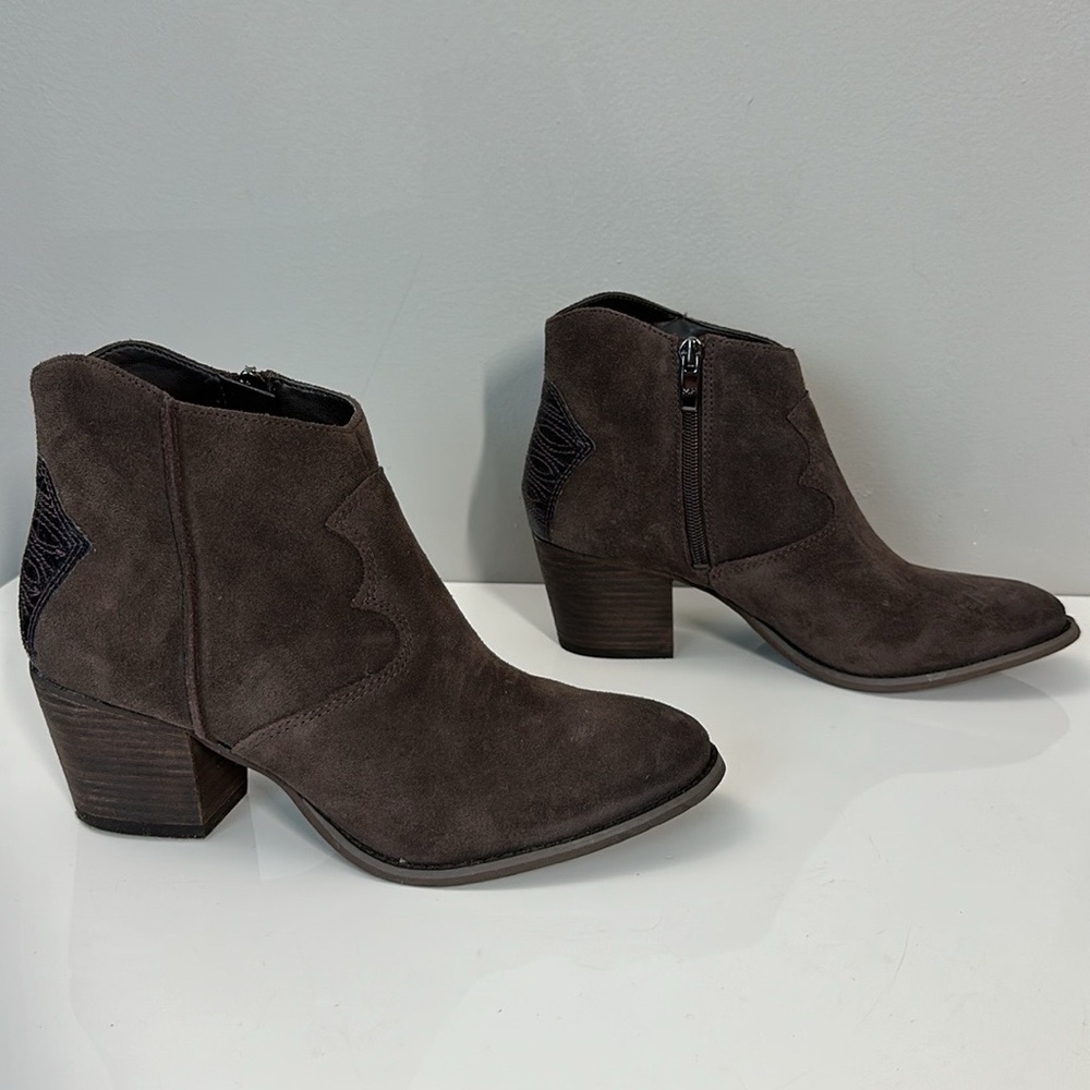 Marc Fisher Stefani Brown Suede Western Booties Size 8 - Picture 2 of 16